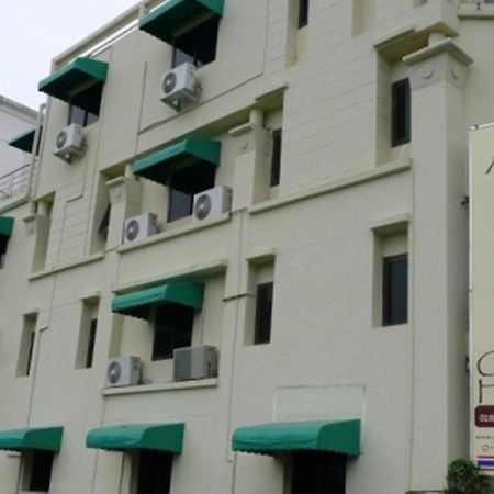 Adonis Guest House Patong Buitenkant foto