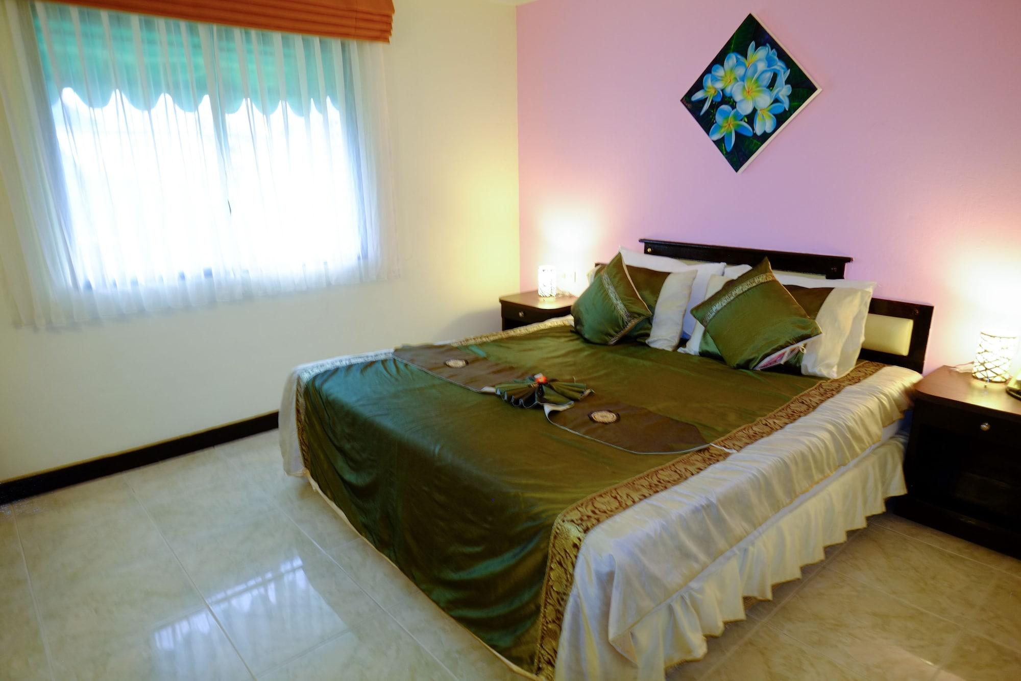 Adonis Guest House Patong Buitenkant foto