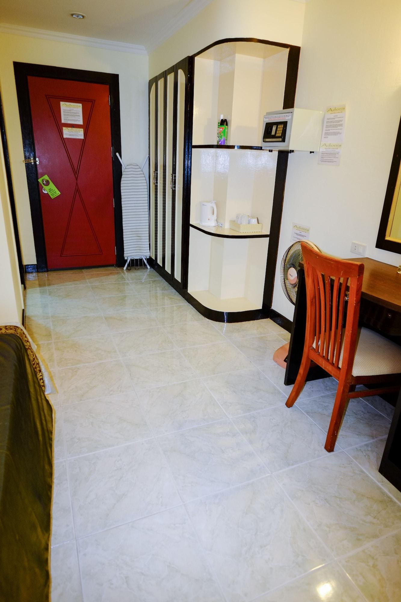 Adonis Guest House Patong Buitenkant foto