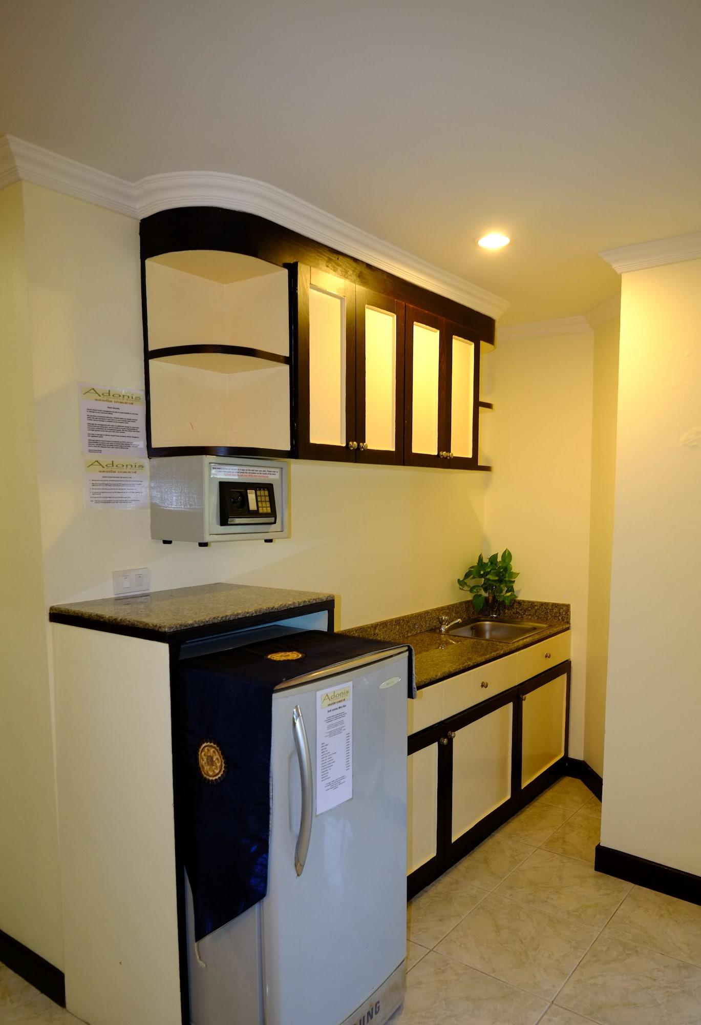 Adonis Guest House Patong Buitenkant foto