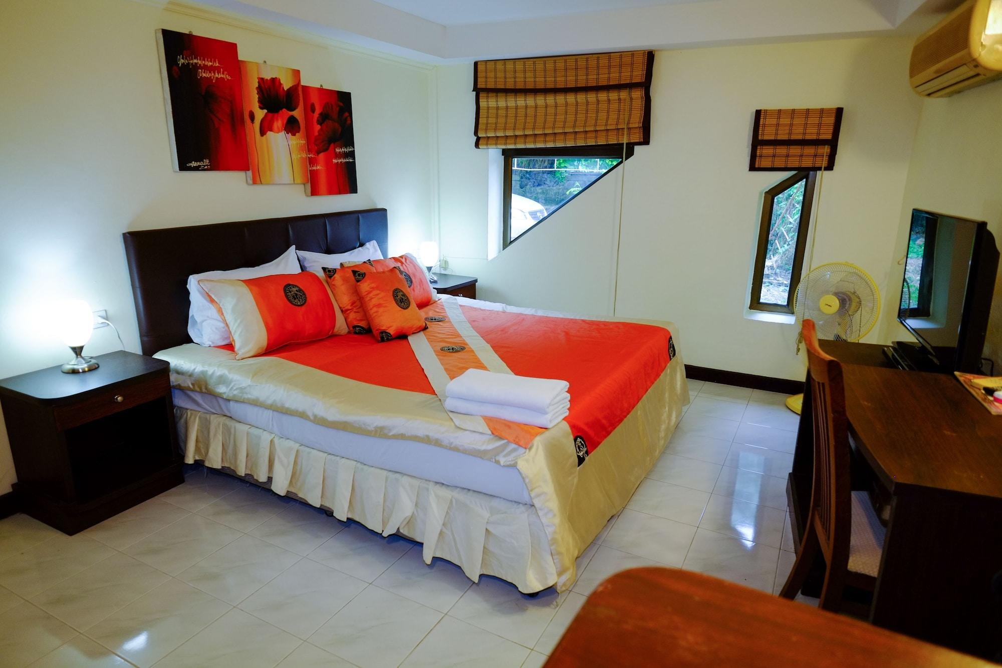 Adonis Guest House Patong Buitenkant foto