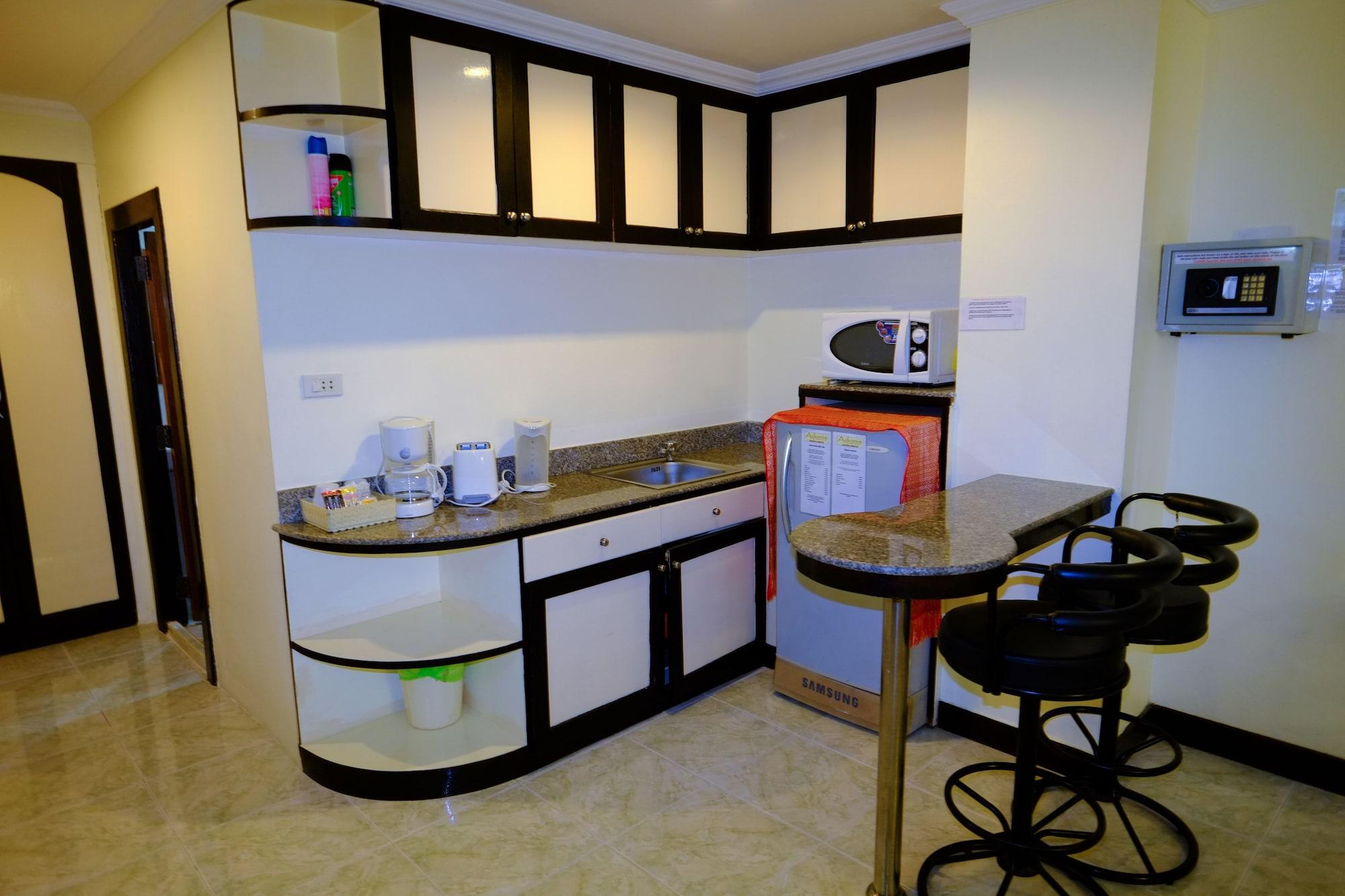 Adonis Guest House Patong Buitenkant foto