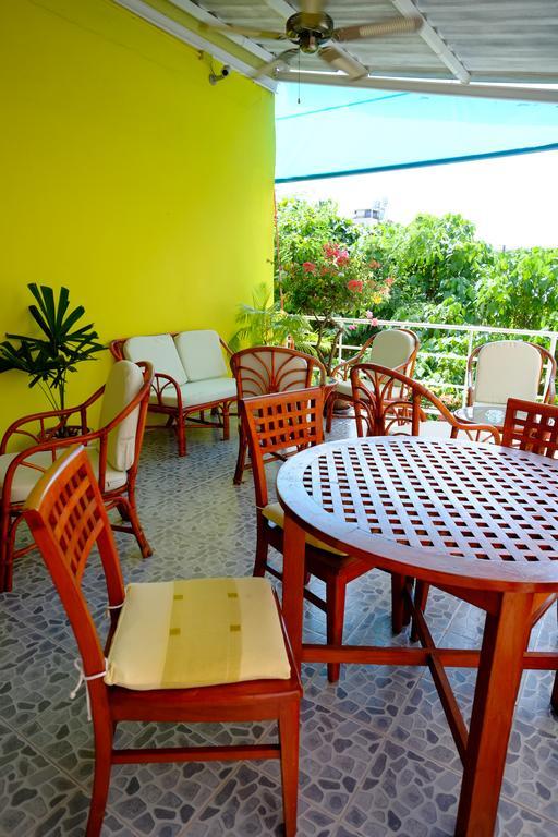 Adonis Guest House Patong Buitenkant foto