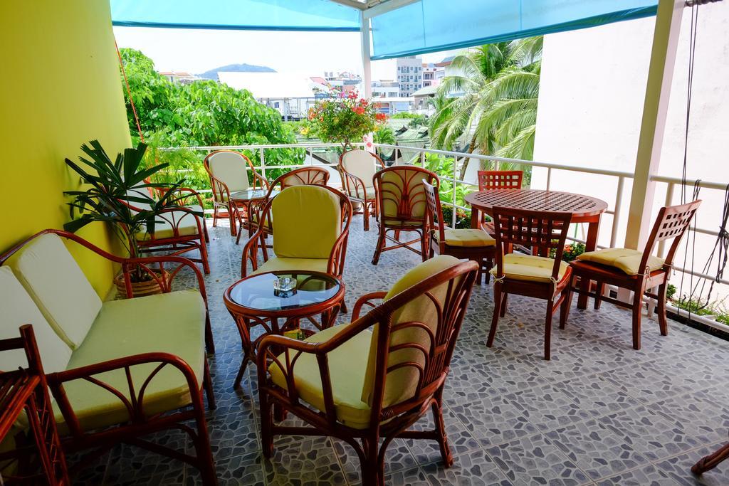 Adonis Guest House Patong Buitenkant foto