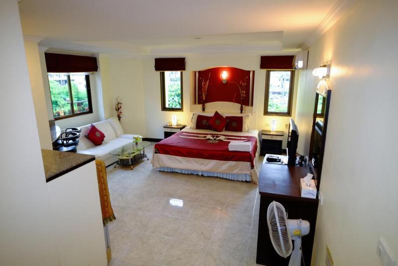 Adonis Guest House Patong Buitenkant foto